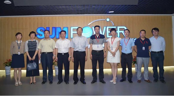 天津市政协副主席王治平领导一行共十余人来到江苏跨境参观调研并就江苏跨境在天津设立外贸综合服务平台等议题进行洽谈。
